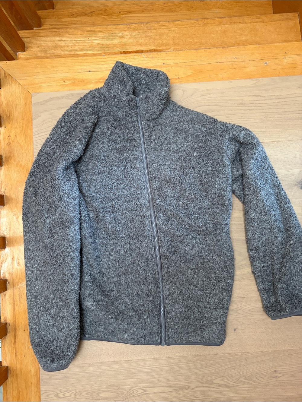 Uniqlo Men's Full-Zip Heather Gray Fleece Jacket